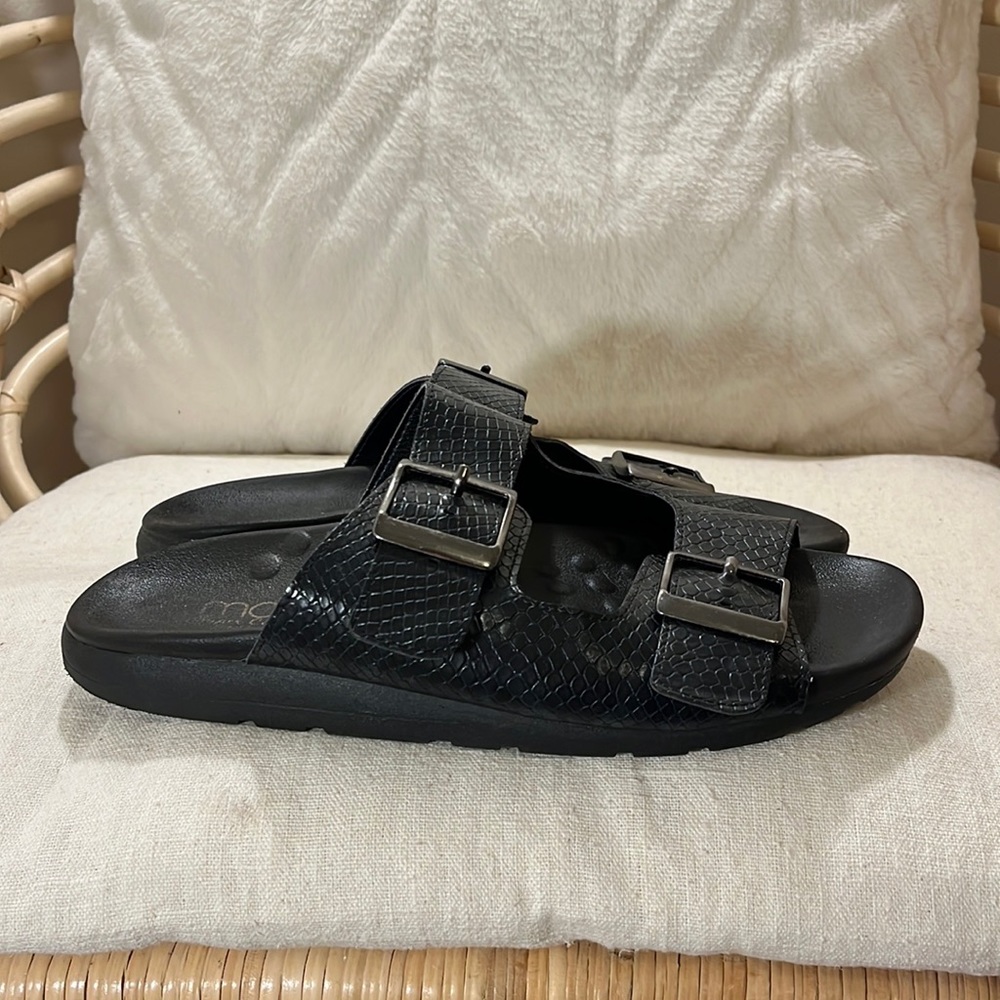 Orthopedic sandals